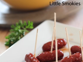 Slow Cooker Tangy Little Smokies... ONLY 3 ingredients! An easy appetizer that everyone will love! #appetizer #recipe
