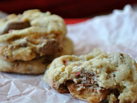 Peanut Butter and Caramel M&M Cookies from Something Swanky on www.chef-in-training.com ... These cookies have it all! They are delicious and unique! #cookie #recipe