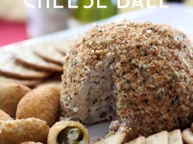 Jalapeño Popper Cheese Ball... One of your favorite appetizers takes on a new form. This cheese ball is an absolute crowd pleaser! #appetizer #recipe