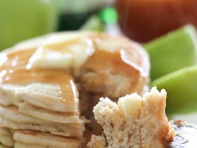 Sparkling Apple Cider Pancakes!  A delicious and flavorful breakfast! #breakfast #recipe #apple