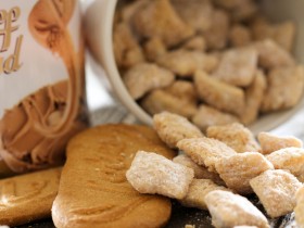 Biscoff Muddy Buddies on chef-in-training.com ...A delicious spin on a classic recipe! #recipe #dessert
