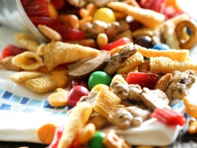 Bear Lake Trail Mix from chef-in-training.com... The perfect snack for any road trip, vacation or snack food craving! The perfect mix of everything delicious!