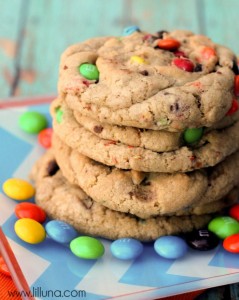 Giant-Chewy-MM-Cookies-3-700x87711