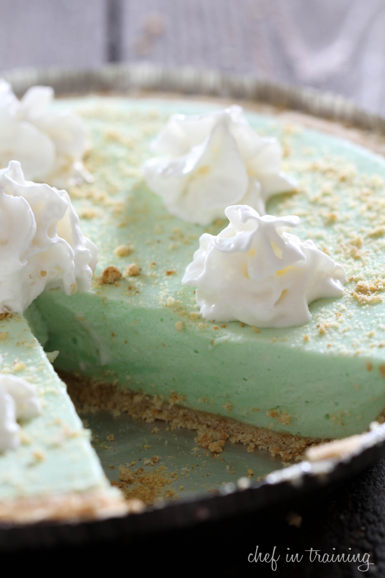 NO BAKE Lime Cheesecake from chef-in-training.com ...This recipe is so simple to make and tastes delicious! #recipe #dessert