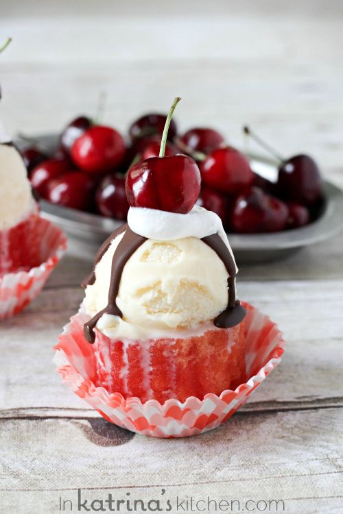 http://www.inkatrinaskitchen.com/2013/06/fresh-fruit-and-yogurt-cupcakes.html
