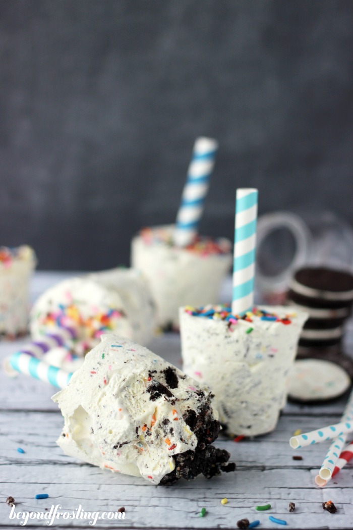Cake Batter Oreo Ice Cream Pops… a delicious treat for summer!