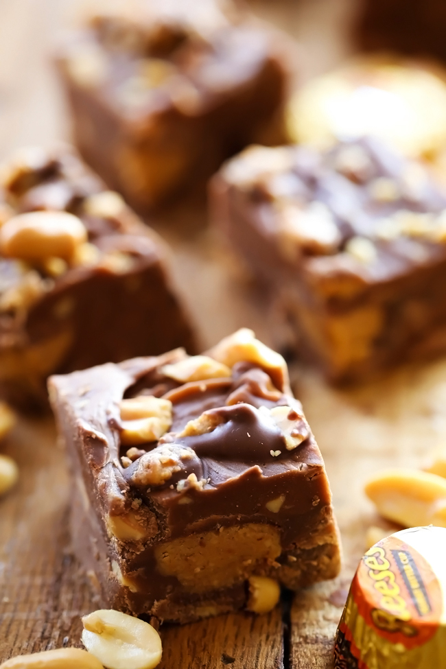 REESE'S Chocolate Peanut Butter Fudge... Smooth creamy chocolate-peanut butter fudge with crunchy peanut pieces and REESE'S in each and every bite! It is incredible! #sponsored