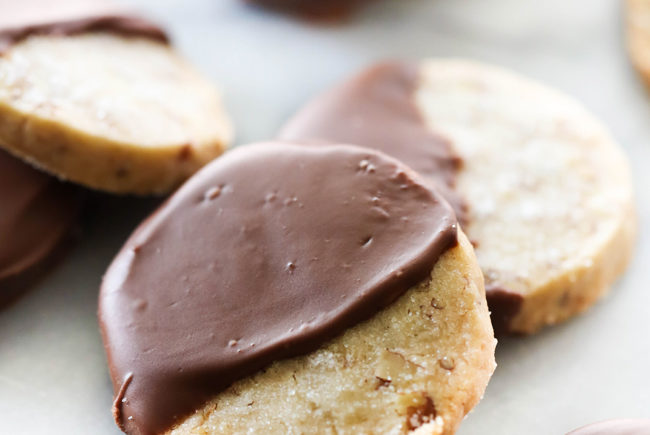Best Ever Pecan Sandies Cookies